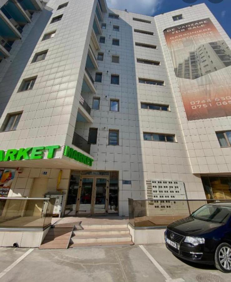 Premier By Twin Mamaia