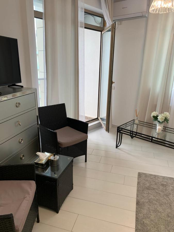 Premier By Twin Mamaia