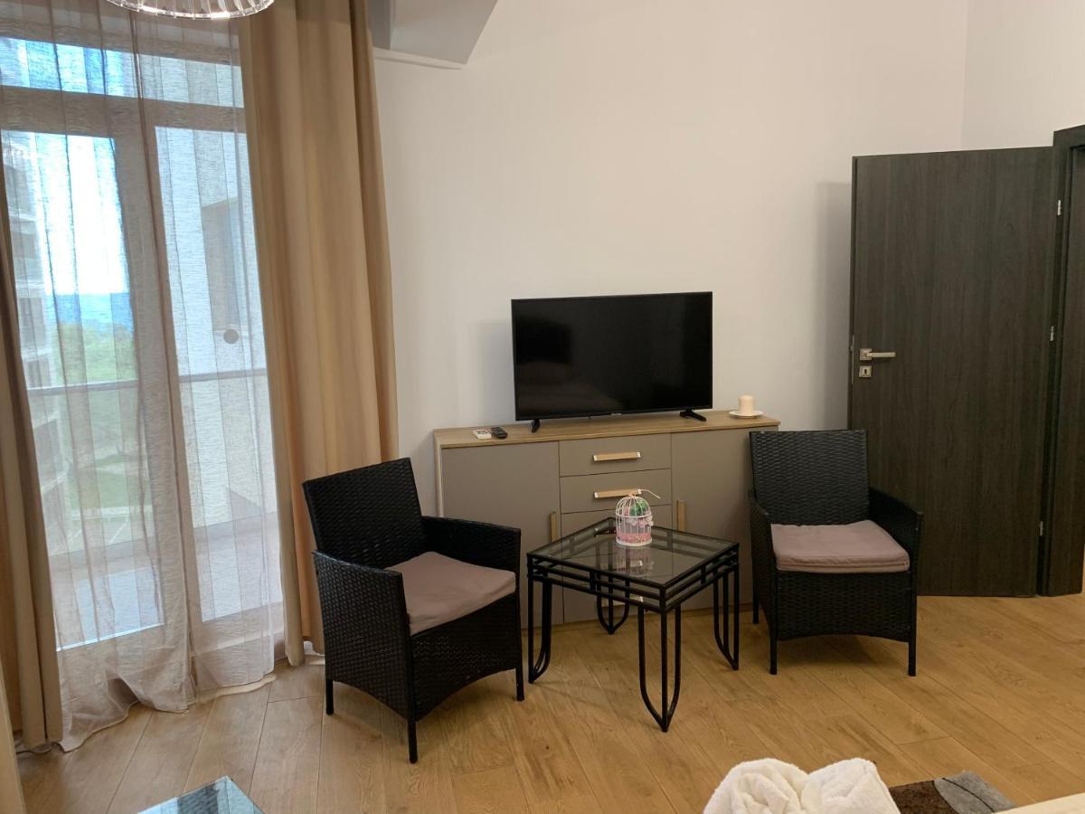 Premier By Twin Mamaia