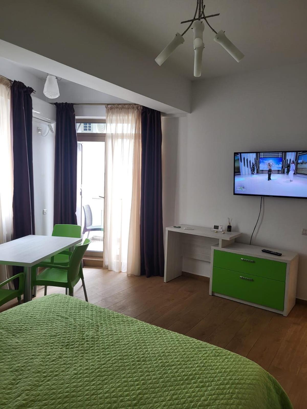 Premier By Twin Mamaia